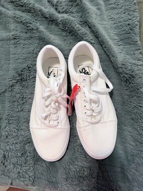Vans White Canvas Low-Top Lace-Up Sneakers